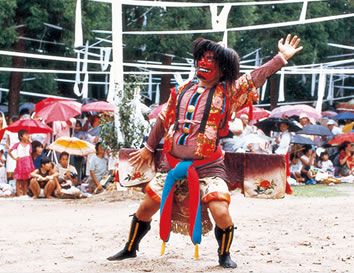 하루미나미 신사의 춤 (무형 민속 문화재) | 1968 년 지정