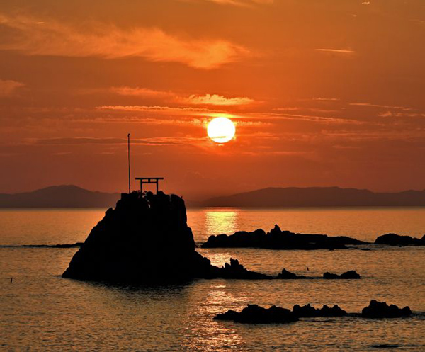 写真：牛ノ浜海岸の夕日